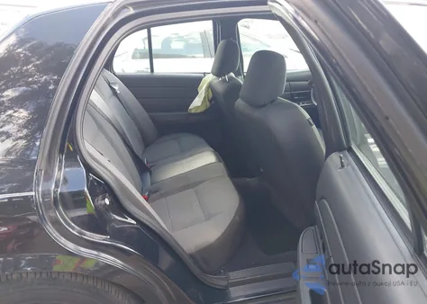 2010 Ford Crown Victoria Police/Police Interceptor из США, поврежденный, VIN 2FABP7BV1AX139942